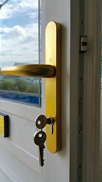 Door lock replaced, door handle, lock, replaced , emergency locksmith