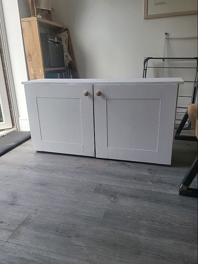 Created to slot into a customers alcove perfectly. All bespoke made with a white paint job to accentuate the shaker doors